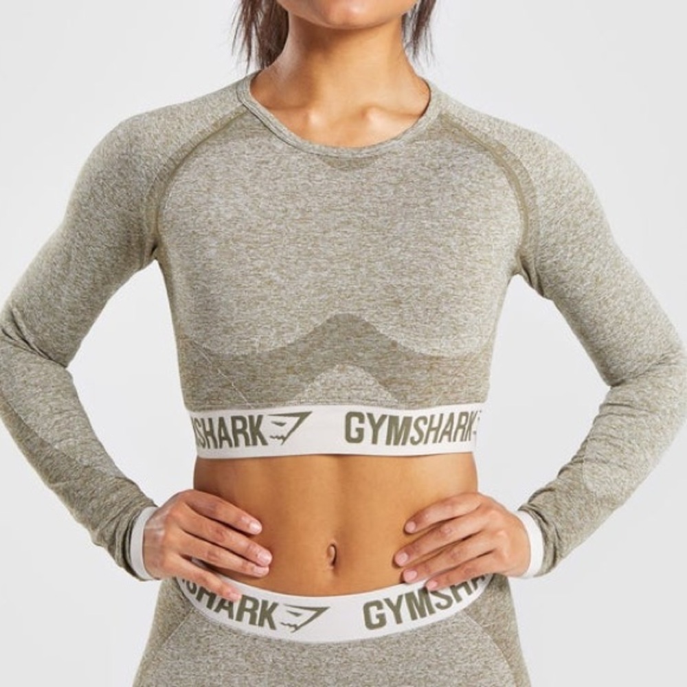 GYMSHARK LONG SLEEVE CROP TOP